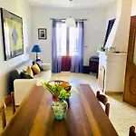 דירה With Beautiful Private Garden & Breathtaking Sea View