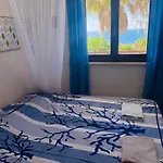 דירה With Beautiful Private Garden & Breathtaking Sea View *