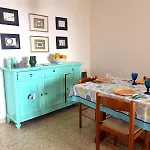 With Beautiful Private Garden & Breathtaking Sea View Apartamento