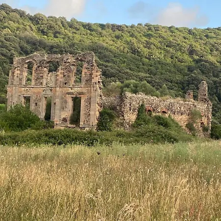 Apartamento With Beautiful Private Garden & Breathtaking Sea View