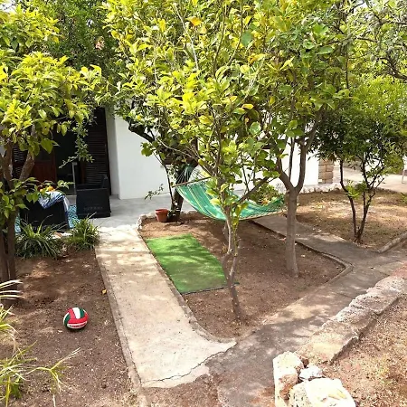 Villa With Beautiful Private Garden & Breathtaking Sea View Apartman