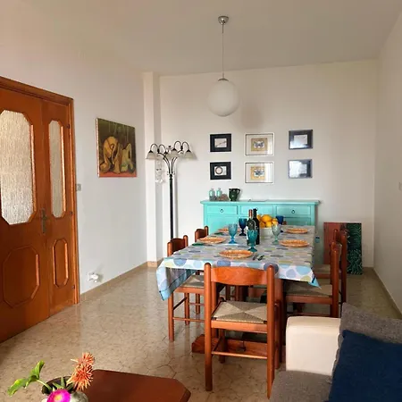 Apartment With Beautiful Private Garden & Breathtaking Sea View