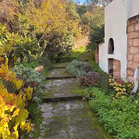 With Beautiful Private Garden & Breathtaking Sea View Apartamento Porto Alabe