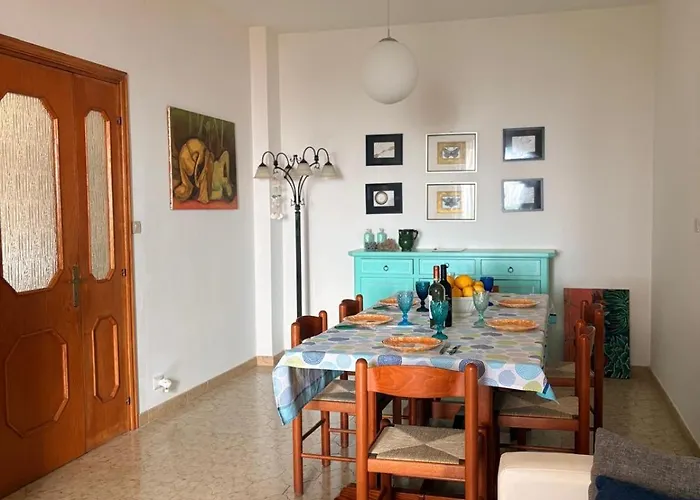 Apartamento With Beautiful Private Garden & Breathtaking Sea View
