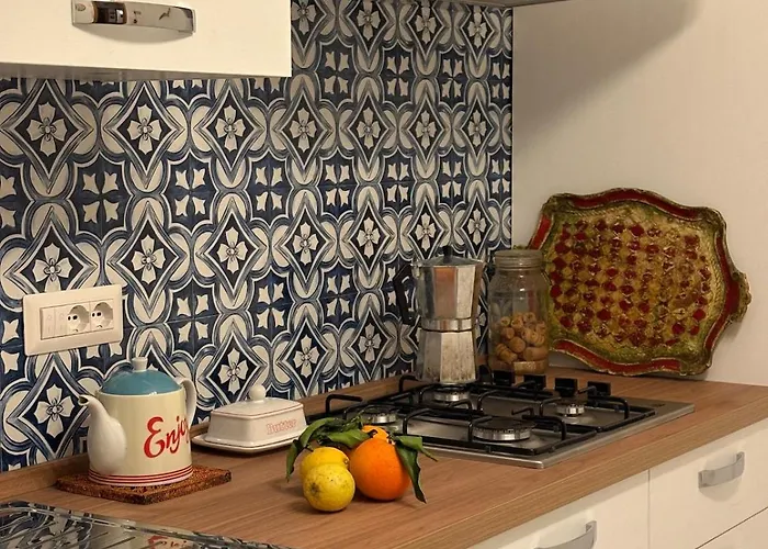 With Beautiful Private Garden & Breathtaking Sea View Apartamento *