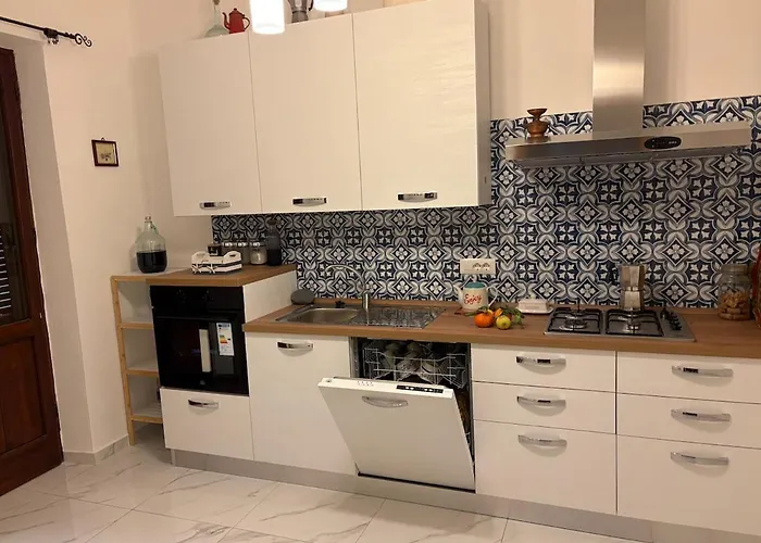 Apartamento With Beautiful Private Garden & Breathtaking Sea View